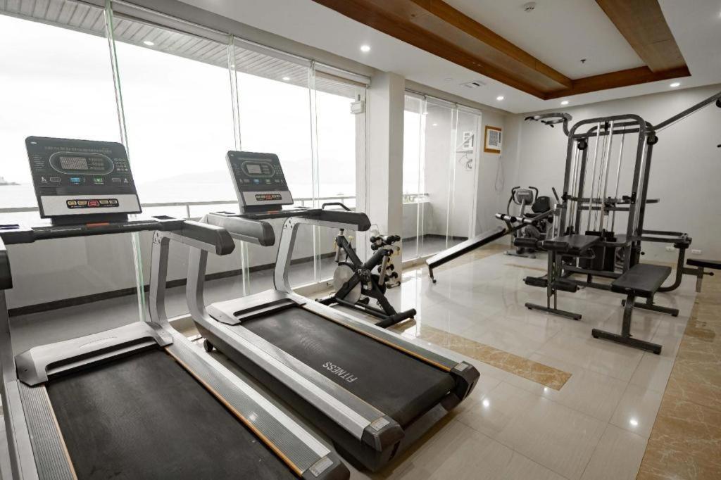 Subic Grand Harbour Hotel Subic Bay Olongapo Esterno foto