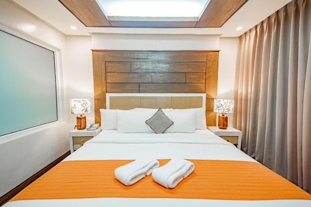 Subic Grand Harbour Hotel Subic Bay Olongapo Esterno foto