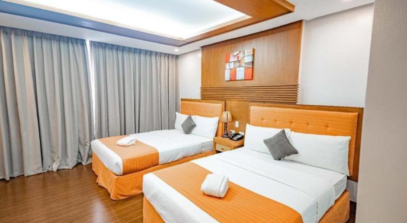 Subic Grand Harbour Hotel Subic Bay Olongapo Esterno foto