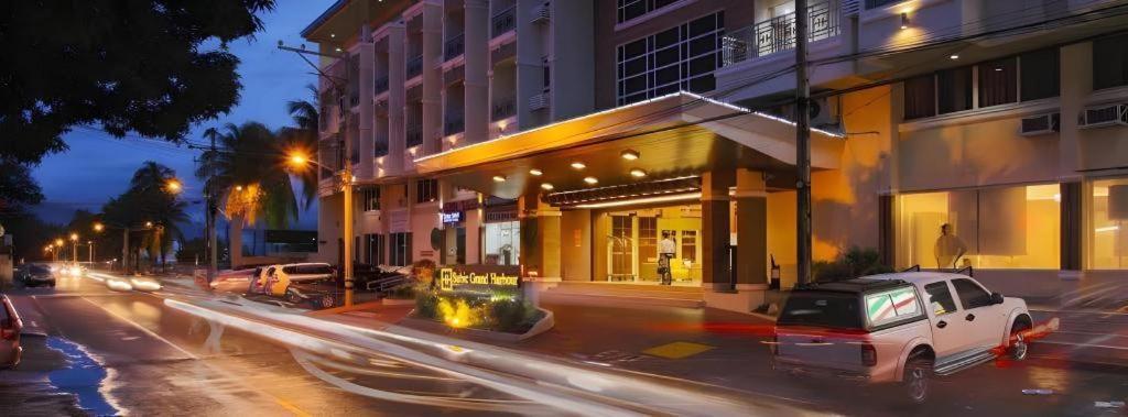 Subic Grand Harbour Hotel Subic Bay Olongapo Esterno foto
